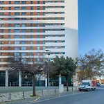 Your Parque Nacoes ליסבון