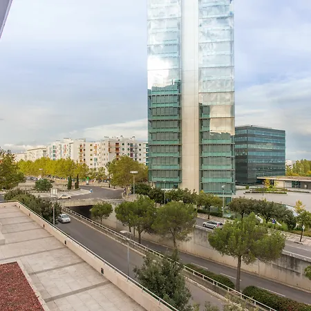 Your Parque Nacoes شقة