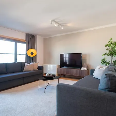 Your Parque Nacoes * ליסבון