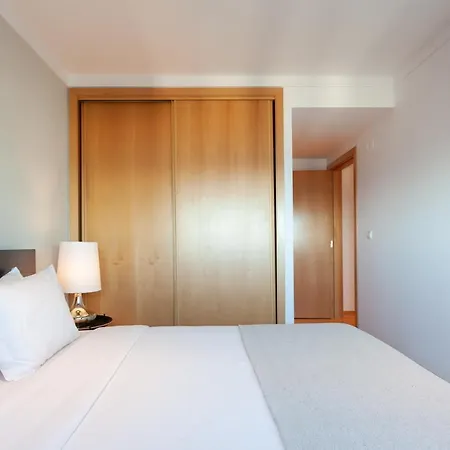 Your Parque Nacoes דירה