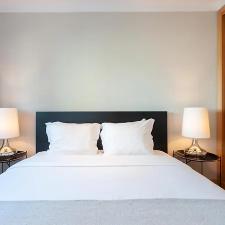 Your Parque Nacoes ליסבון