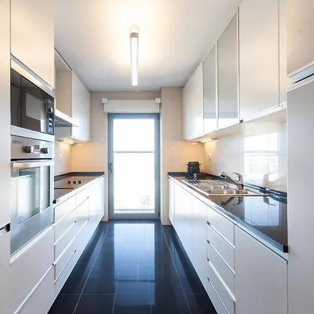 Your Parque Nacoes * ליסבון