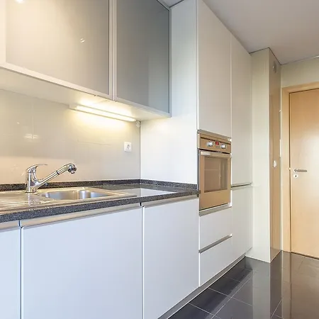 Your Parque Nacoes * ליסבון