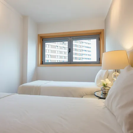 Your Parque Nacoes דירה